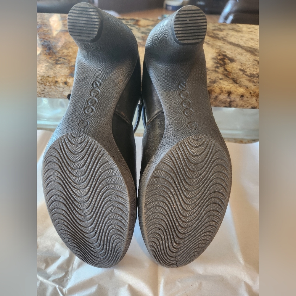 ECCO Mary Jane Heels Size 41 - Picture 4 of 5